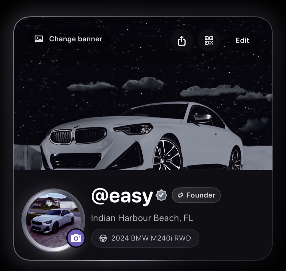 Idle profile preview with a profile photo ring and profile card styling